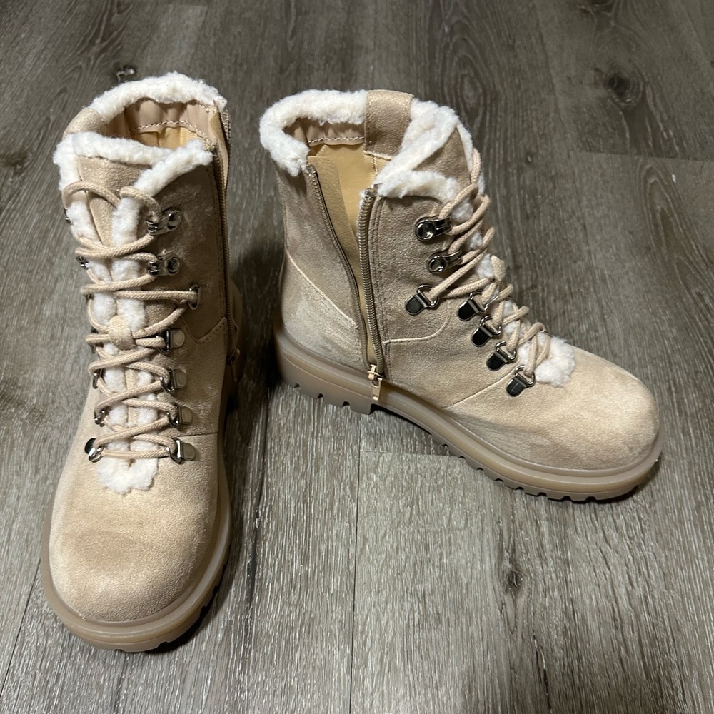 Soda Beige Lace-Up Winter Boots